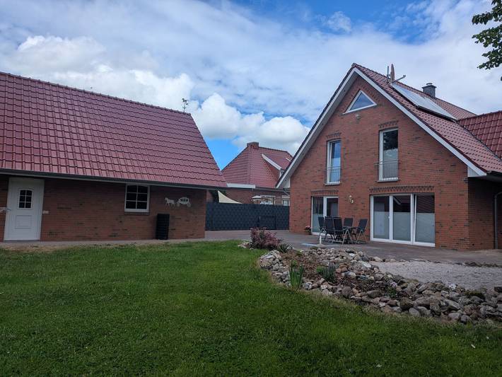 Ferienwohnung für 4 Personen, mit Terrasse und Garten in Ostrhauderfehn - 2