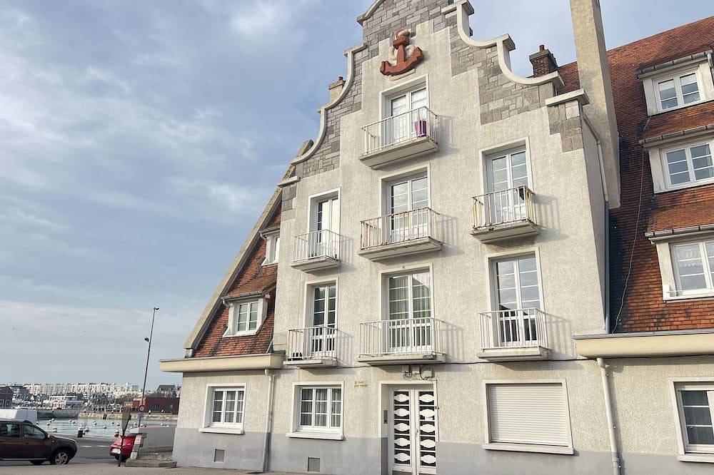 Ganze Wohnung, La Matelote -Apartment-Ensuite Bad-Balkon in Calais, Calais und Umgebung