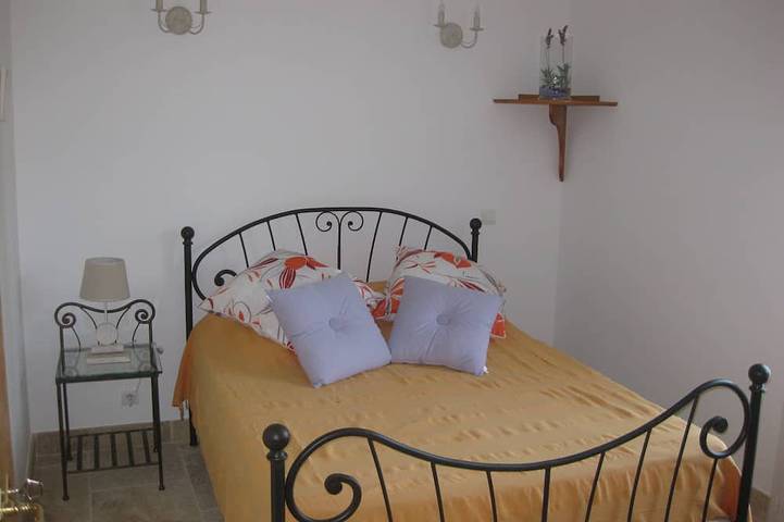 Location de vacances pour 4 personnes, avec piscine à La Motte-d'Aigues - 2