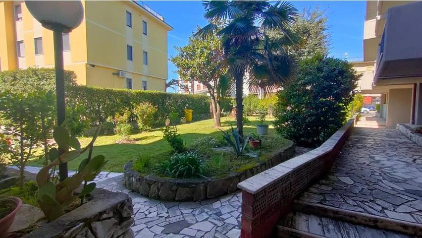 Gîte pour 5 personnes, avec terrasse et vue à Sarzana - 2