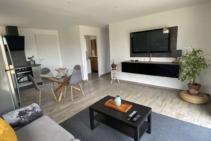 Location de vacances pour 2 personnes, avec jardin à Eccica-Suarella