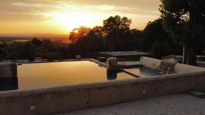 Casa de vacaciones para 10 personas, con piscina para niños y piscina además de jardín y jacuzzi, Familias con niños - 1