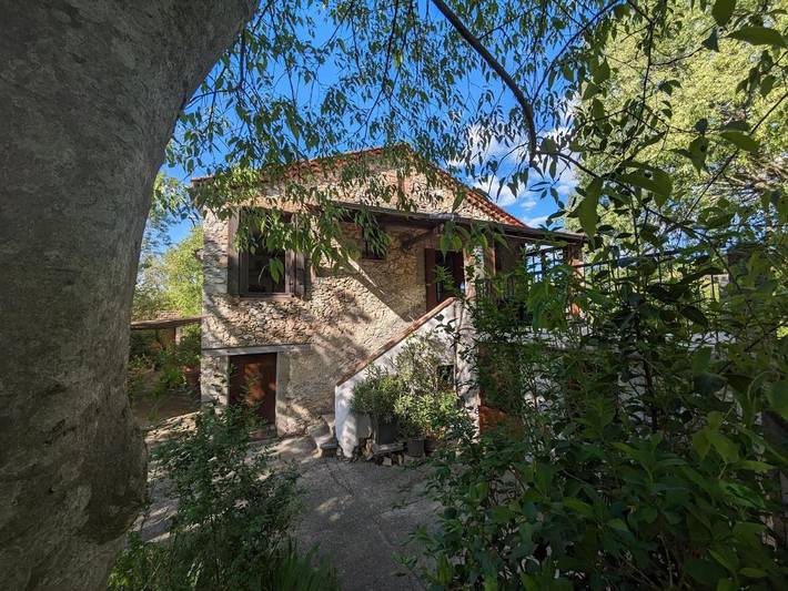 Location de vacances pour 6 personnes, avec Balcon ainsi que Terrasse et Jardin à Brissac