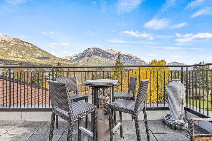 Vacation rental for 6 people, with hot tub and terrace in Canmore