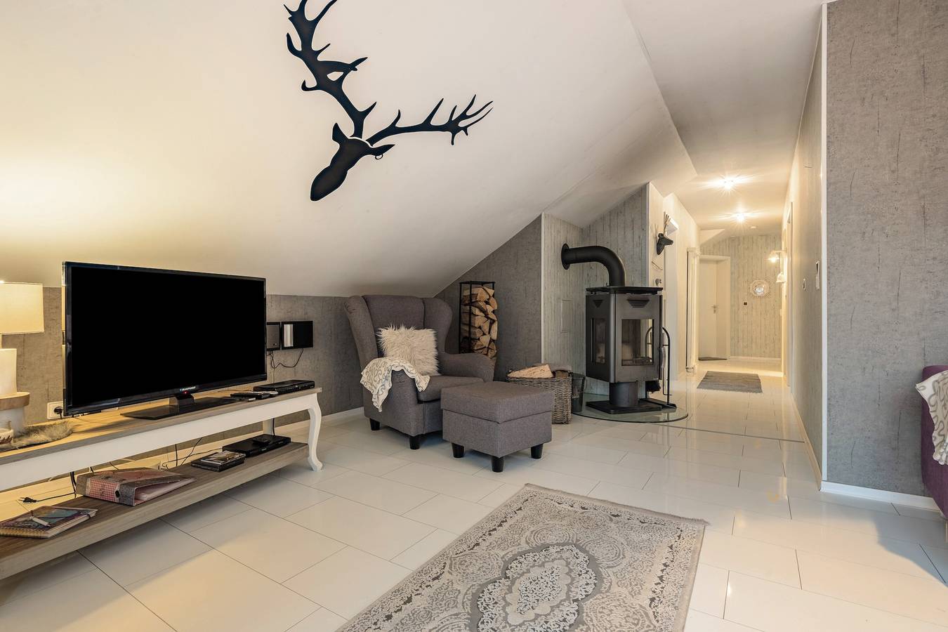 Ganze Wohnung, Ferienwohnung "Solling-Lounge" mit Gemeinschaftsgarten, Balkon und Wi-Fi in Silberborn, Holzminden