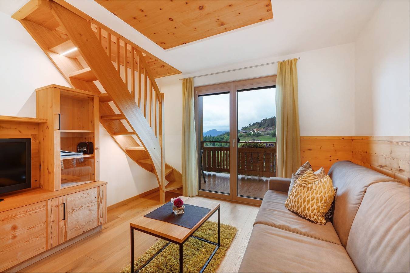 Entire apartment, Thalerhof Apartment Christoph with Wi-Fi, Balcony & Garden in Vöran, Sarntal Alps