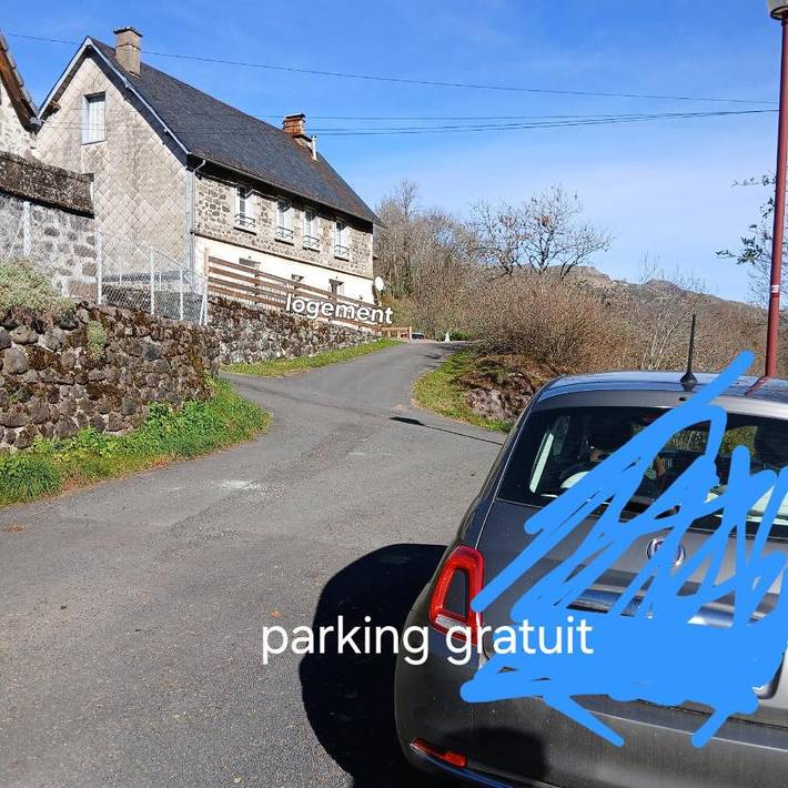 Gîte pour 3 personnes, avec vue et jardin à Mandailles-Saint-Julien - 2
