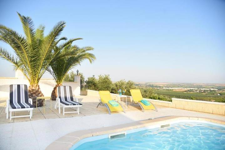 Chalet para 14 personas, con terraza y piscina además de jardín y jacuzzi, Se admiten mascotas en Provincia de Sevilla - 2