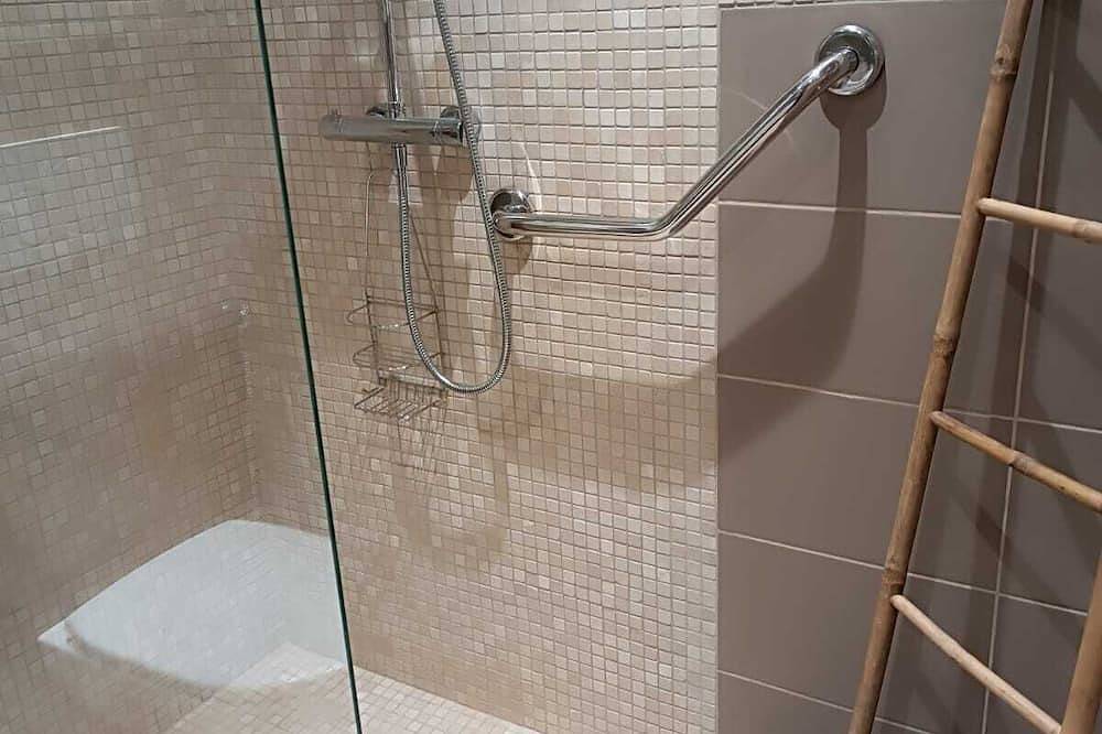 Appartement entier, Studio centre ville à 2 min à pieds des plages in Propriano, Arrondissement de Sartène