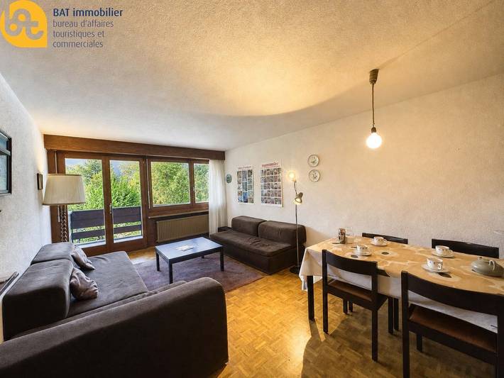 Ganze Wohnung, Cité Radieuse C Lagettes n°122, mit eigener Terrasse und Gemeinschaftsgarten in Chalais (Schweiz), Walliser Alpen
