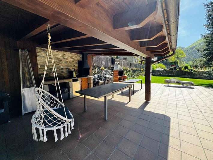 Location de vacances pour 23 personnes, avec jardin ainsi que vue et piscine, animaux acceptés à Camprodon - 4