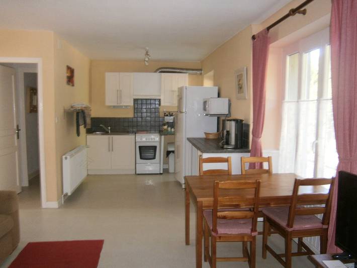 Gîte pour 6 personnes, avec jardin à Saint-Jacques-des-Blats - 3