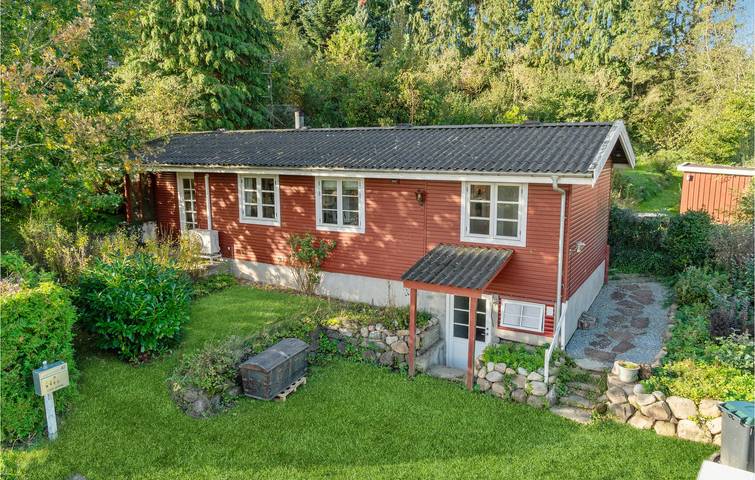 Ferieudlejning for 4 personer, med have og terrasse i Holbæk