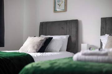 Apartment for 7 People in Wakefield, West Yorkshire, Photo 3