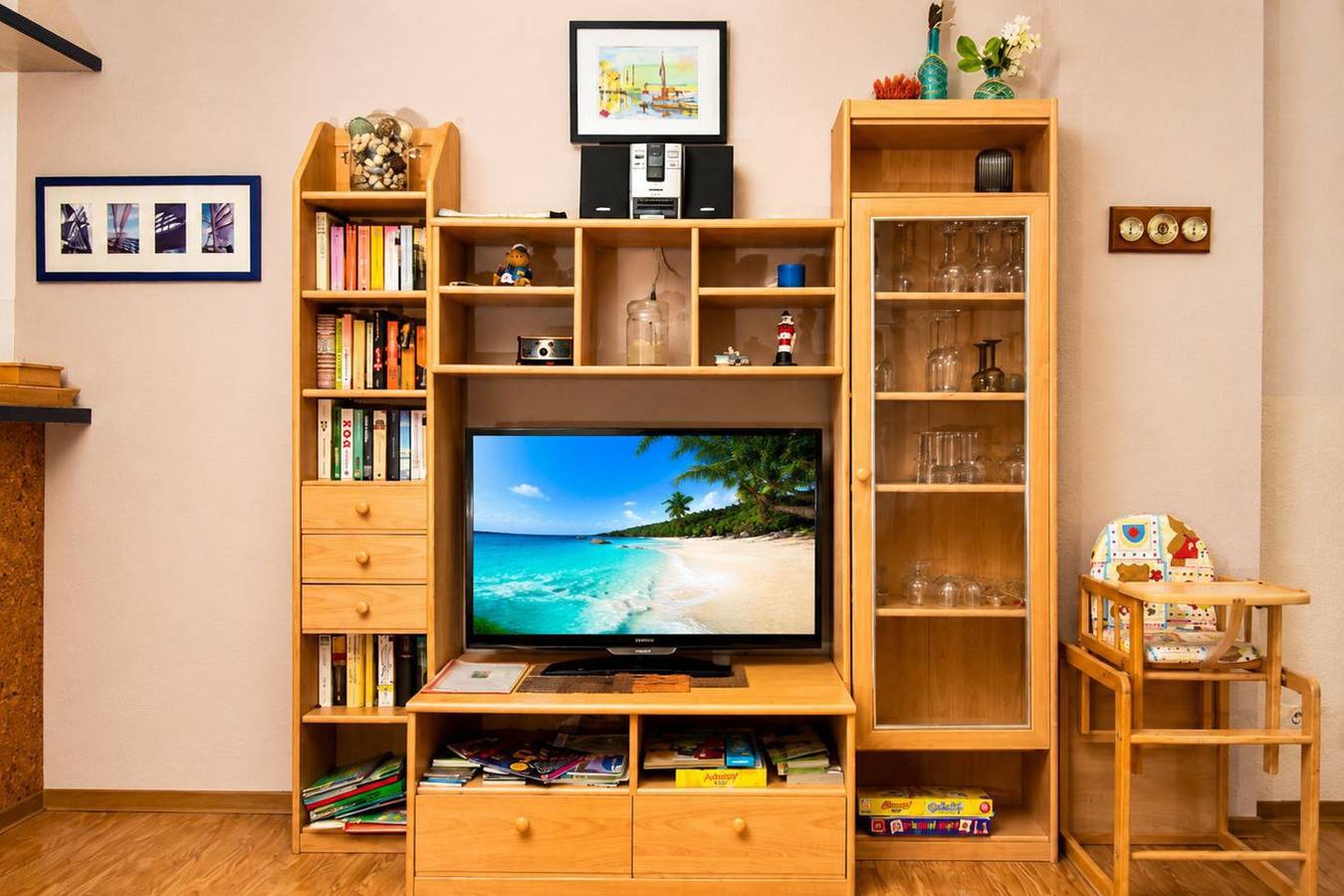 Hel lejlighed, Komfortable 60m² Ferienwohnung für 4 Personen mit Loggia in Warnemünde Strand, Rostock