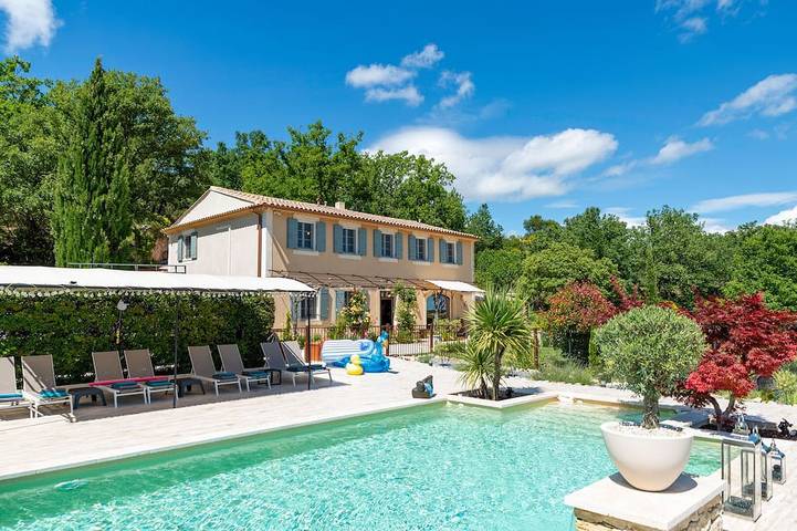 Location de vacances pour 10 personnes, avec jacuzzi et terrasse à Murs
