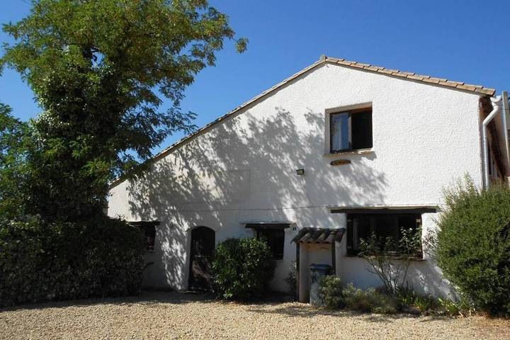 Location de vacances pour 8 personnes, avec piscine ainsi que jardin et terrasse à Bosc - 4