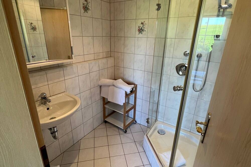 Ganze Wohnung, Mit Hund! - Apartment mit Gartenblick in Enderndorf am See, Spalt