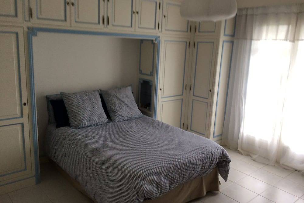 House with pool in the heart of the Castles of the Loire in Cour-Cheverny, Sologne