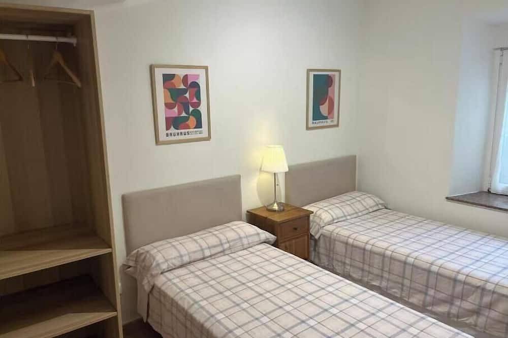 Appartement entier, Centrally located apartment in liencres with parking space in Piélagos, Côte Cantabrienne