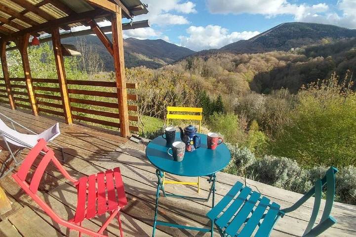 Location de vacances pour 4 personnes, avec balcon et jardin à Biert