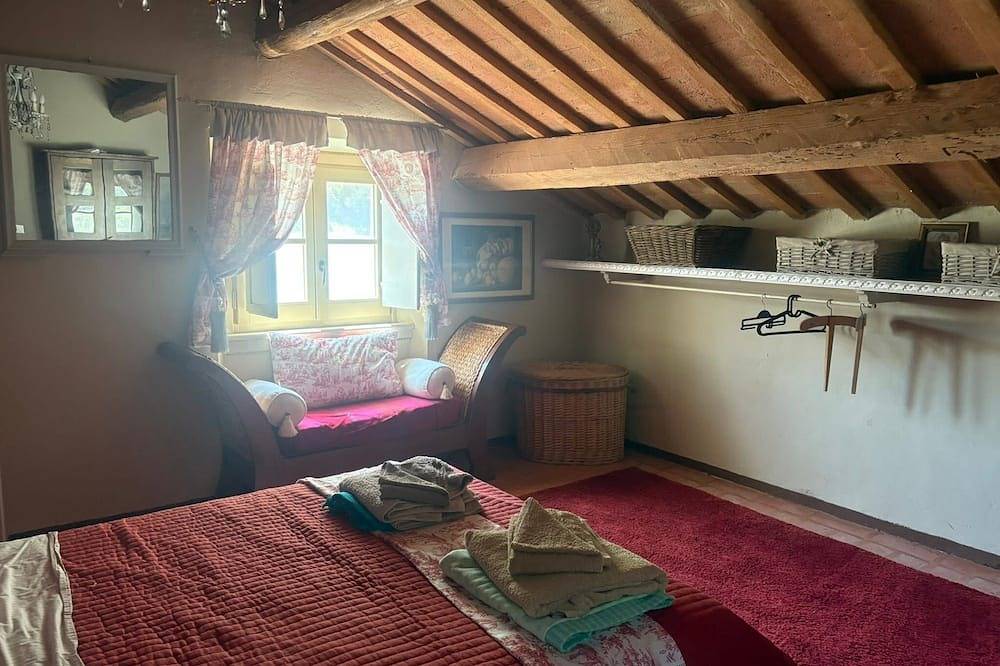 Private Countryside Villa with Pool & Views – Walk to Village in Le Marche in Sant'Angelo in Pontano, Macerata Provinz