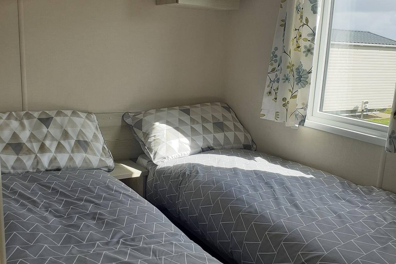 Perranporthcaravan/2bedroom/Tv/Gasfire in Perranporth, Cornwall