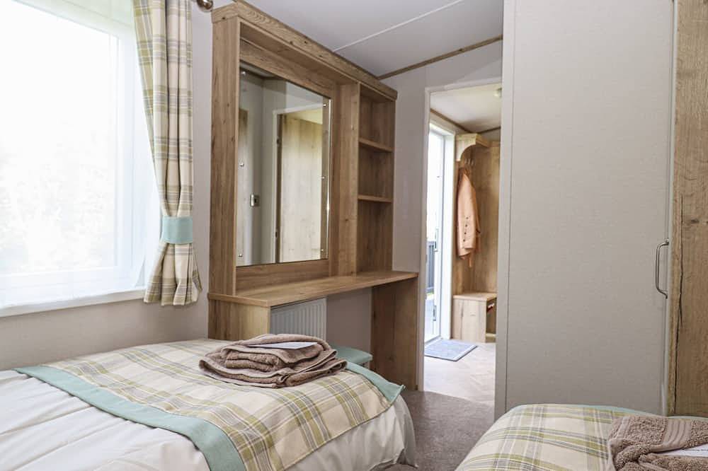 Hazel Lodge, pet friendly, country holiday cottage in Newton Abbot in Newton Abbot, Devon