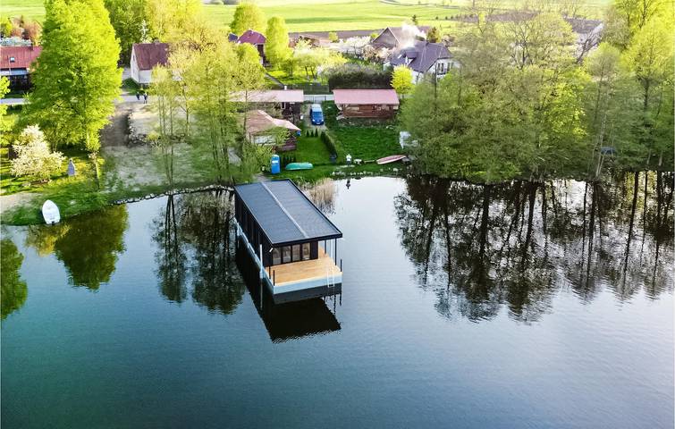 Hausboot für 6 Personen, mit Terrasse und Garten sowie Seeblick in Polen