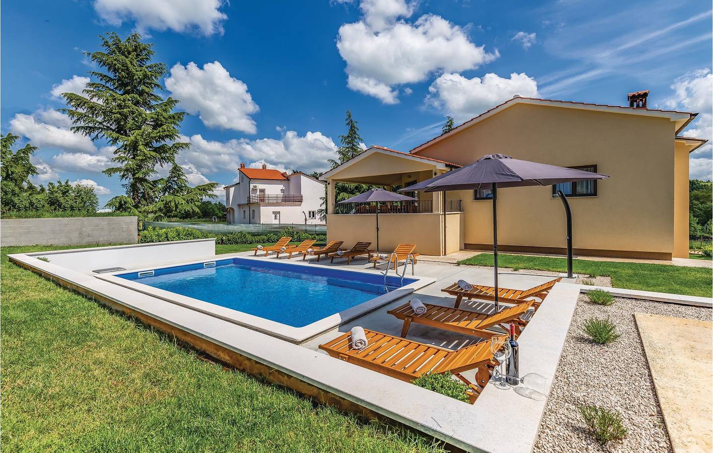 Ferienhaus für 8 Personen mit Terrasse in Pazin, Zentralistrien