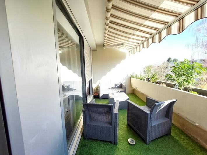 Gîte pour 3 personnes, avec Balcon ainsi que Terrasse et Vue à Moulins