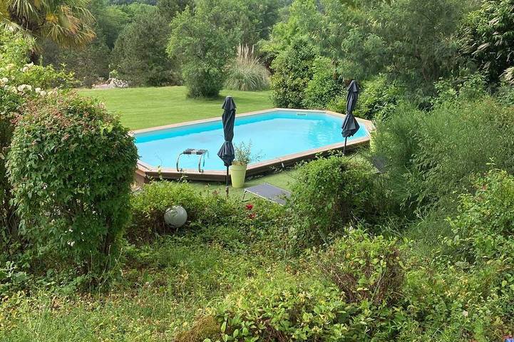 Maison de campagne pour 8 personnes, avec balcon et jardin à Tudeils