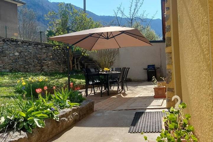 Location de vacances pour 7 personnes, avec Jardin à Valbonnais