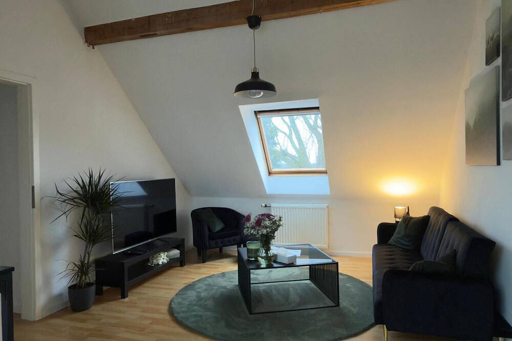 Entire apartment, Modernes Apartment nahe Düsseldorf- zentral & ruhig in Krefeld, Lower Rhine