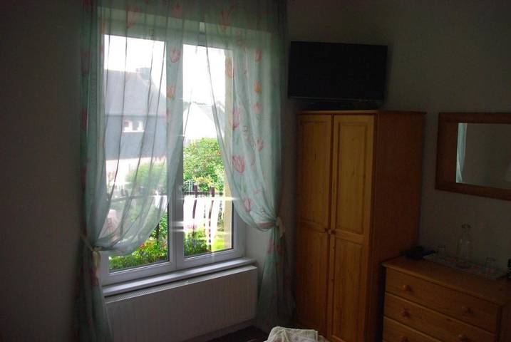 Location de vacances pour 2 personnes, avec vue ainsi que terrasse et jardin à Saint-Nicolas-du-Pélem - 4