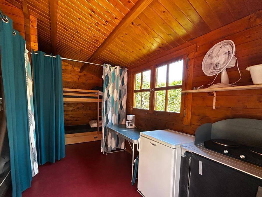 Camping Les 2 Salamandres - Hébergement 5 personnes - Cabane in Arces, Région de Saintes