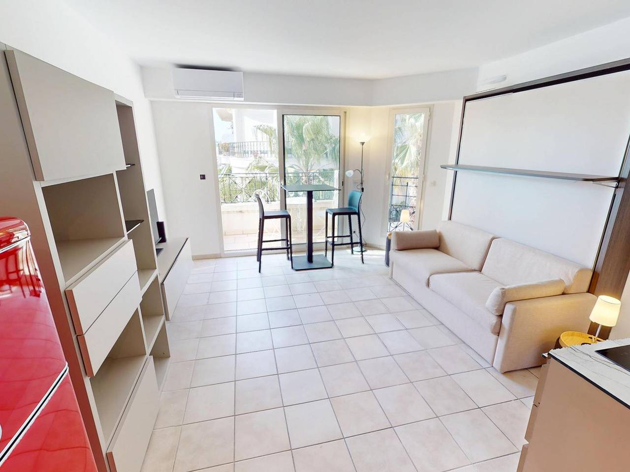 Hel studio-lejlighed, Renovated studio with balcony and garage in central Menton in Menton, Nice og omegn
