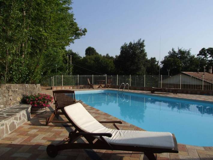Appartamento per 5 persone, con Terrazza e Giardino nonché Piscina a Sassetta