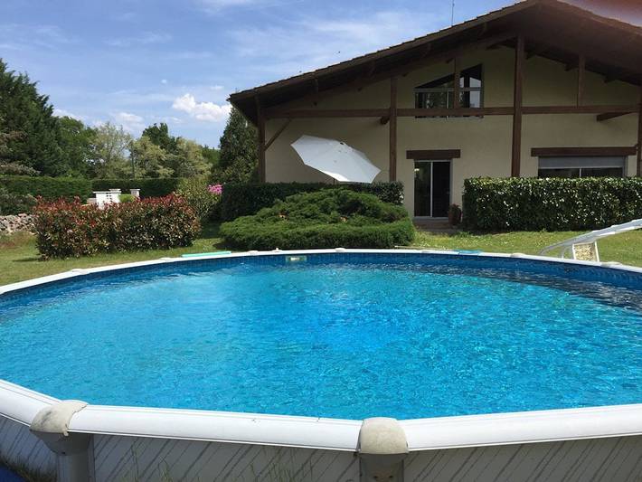 Chambre d’hôte pour 4 personnes, avec piscine et jardin