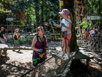 Mobil home pour 4 personnes, avec piscine et terrasse à Saint-Julien-des-Landes
