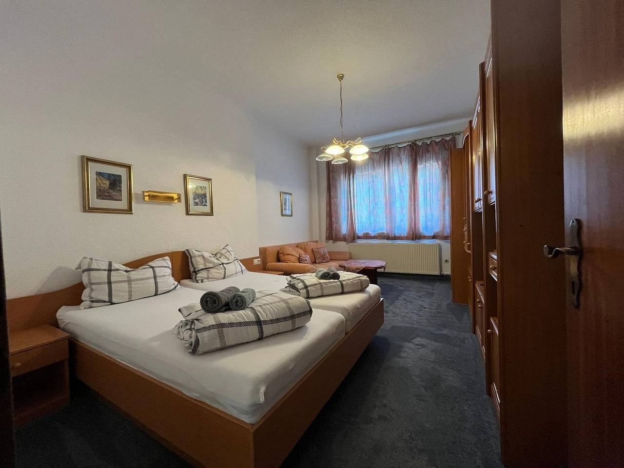 Ganze Ferienwohnung, Mariazellerhof Room 113 in St. Pölten, Mostviertel Region
