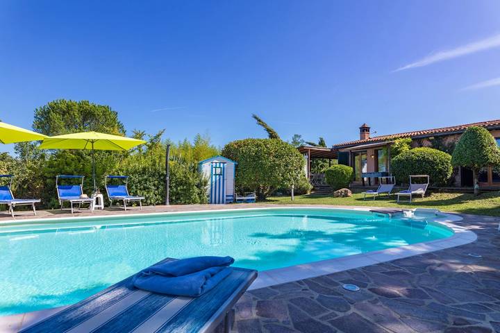 Villa per 6 persone, con giardino e piscina nonché terrazza, con animali domestici - 1