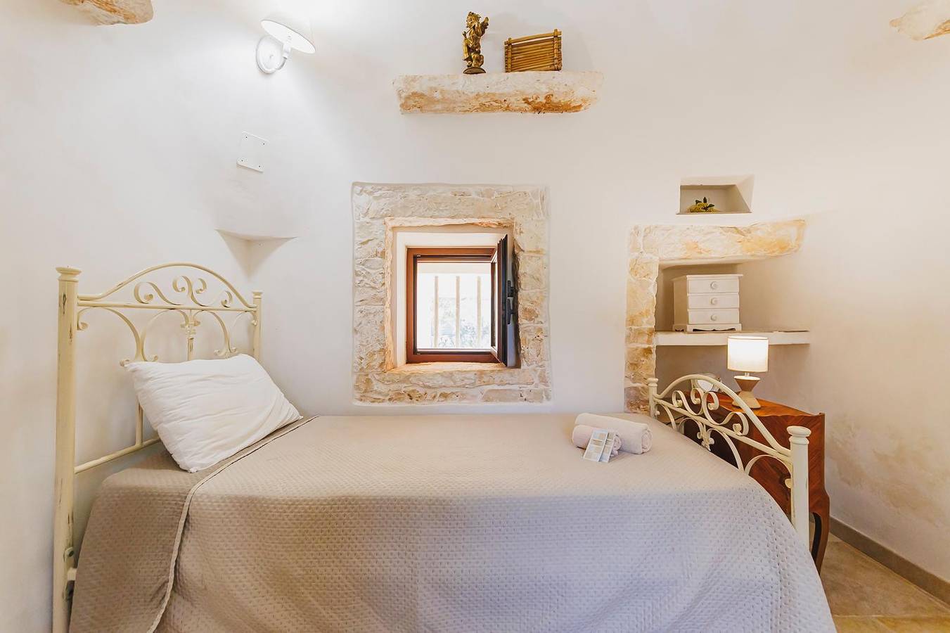 Trullo Isabella in Ceglie Messapica, Salento