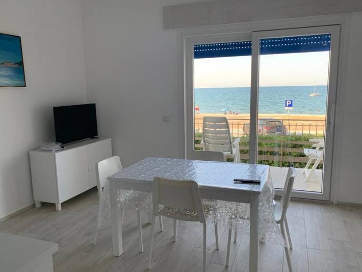 Appartamento per 4 persone, con Balcone e Terrazza nonché Giardino e Panorama a Montemarciano