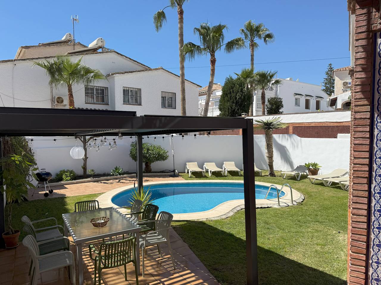 Villa Victoria in Playa de Burriana, Nerja