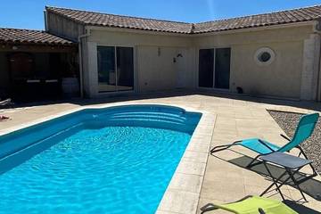 Location de vacances pour 4 personnes, avec terrasse et jardin à Séguret