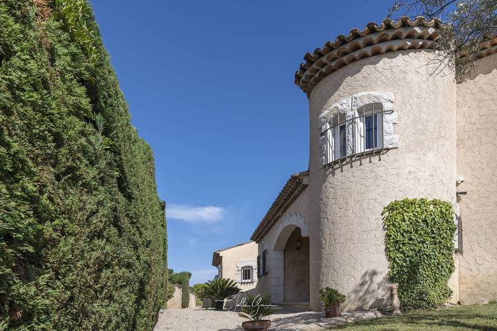 Gîte pour 12 personnes, avec piscine à La Roquette-sur-Siagne - 2