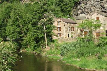 Location de vacances pour 5 personnes, avec jardin à Curvalle