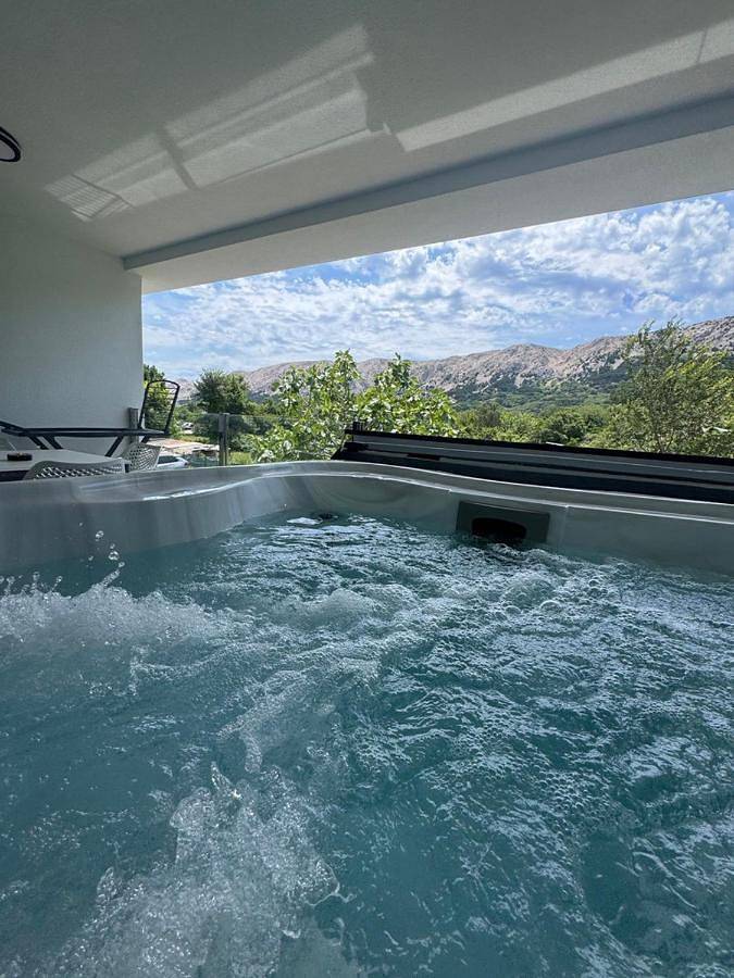 BnB für 4 Personen, mit Ausblick und Terrasse auf Krk