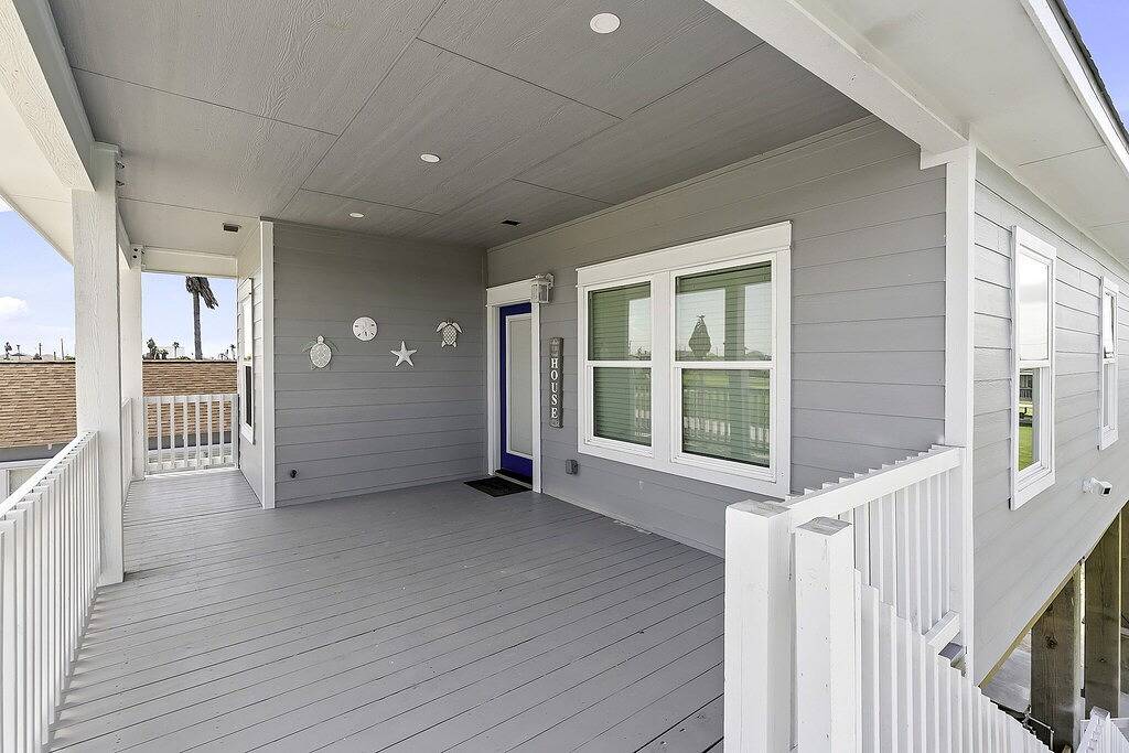 Moonlight Dreams- Gorgeous 3 Bedroom Home close to the beach in Brazoria County